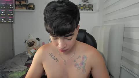 Snapshot of santy7u7 chatting on 04.11.26 Mr. Santiago online show from 04.11.26