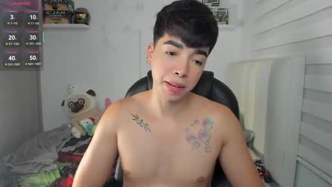 Snapshot of santy7u7 chatting on 04.19.26 Mr. Santiago online show from 04.19.26