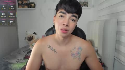 Snapshot of santy7u7 chatting on 04.24.26 Mr. Santiago online show from 04.24.26