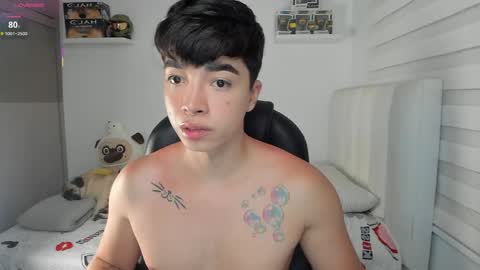 Snapshot of santy7u7 chatting on 04.28.26 Mr. Santiago online show from 04.28.26