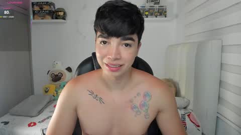 Snapshot of santy7u7 chatting on 04.29.26 Mr. Santiago online show from 04.29.26