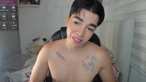 Snapshot of santy7u7 chatting on 05.21.26 Mr. Santiago online show from 05.21.26