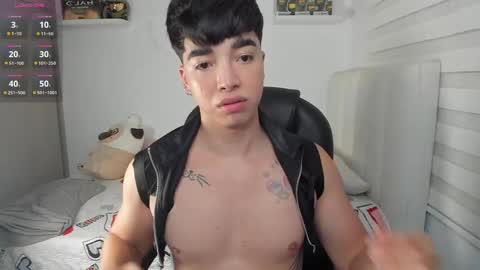 Snapshot of santy7u7 chatting on 05.24.26 Mr. Santiago online show from 05.24.26