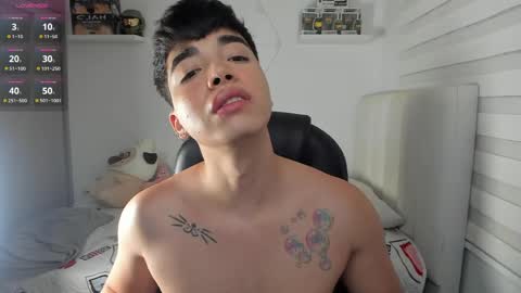 Snapshot of santy7u7 chatting on 05.27.26 Mr. Santiago online show from 05.27.26