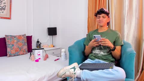 Snapshot of santy_carrington chatting on 01.09.25 Santiago Carrington online show from 01.09.25