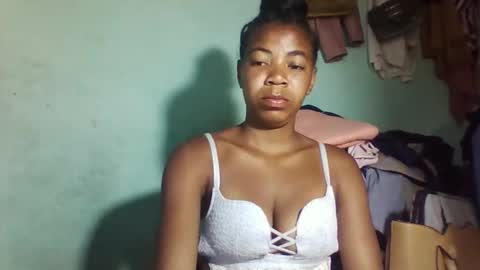 Snapshot of sanyah0123 chatting on 11.15.25 sanyah0123 online show from 11.15.25