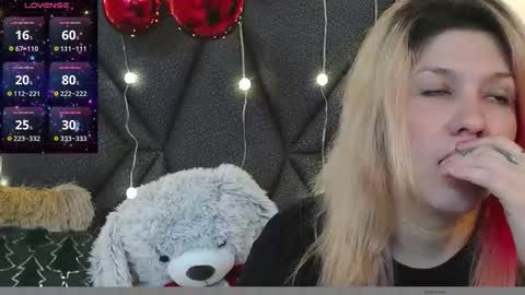 Snapshot of sanyaseraphine0 chatting on 11.14.25 sanyaseraphine0 online show from 11.14.25