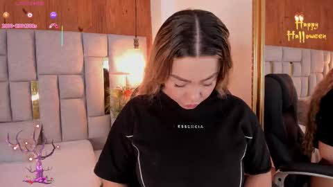 Snapshot of saori_newman chatting on 10.25.25 Saori online show from 10.25.25