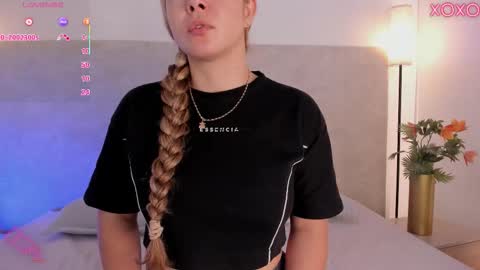 Snapshot of saori_newman chatting on 11.07.25 Saori online show from 11.07.25