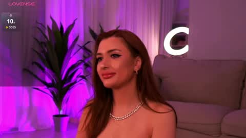 Saphira online show from 04.12.26