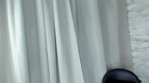 Snapshot of sapphire_fire chatting on 12.18.25 steph online show from 12.18.25