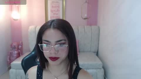 sara1_s online show from 04.17.26