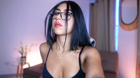 Snapshot of sara_albrecht chatting on 12.17.24 Sara online show from 12.17.24