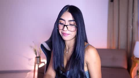 Snapshot of sara_albrecht chatting on 12.28.24 Sara online show from 12.28.24