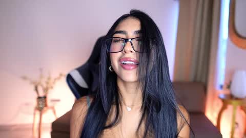 Snapshot of sara_albrecht chatting on 12.30.24 Sara online show from 12.30.24