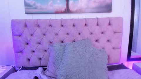 SARA ARIAS  online show from 01.16.25