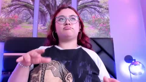 SARA ARIAS  online show from 02.02.25