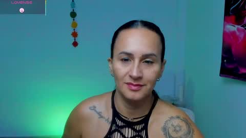 Snapshot of sara_charmy chatting on 05.08.26 online show from 05.08.26