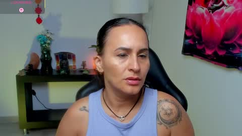 Snapshot of sara_charmy chatting on 06.01.26 online show from 06.01.26