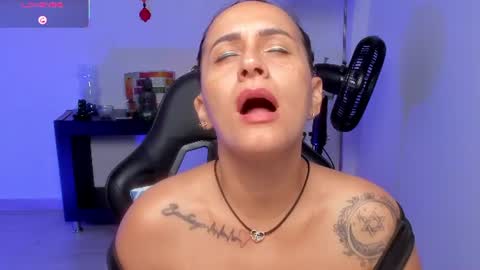 Snapshot of sara_charmy chatting on 06.19.26 online show from 06.19.26