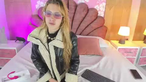 Snapshot of sara_colyn chatting on 06.14.26 sara_colyn online show from 06.14.26