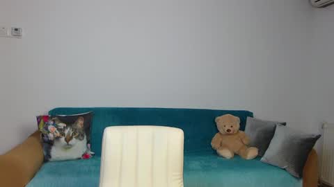 Im Sara I am happy to be here  online show from 12.04.24