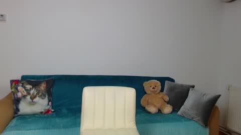 Im Sara I am happy to be here  online show from 01.22.25