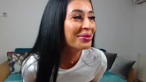 Im Sara I am happy to be here  online show from 02.19.25