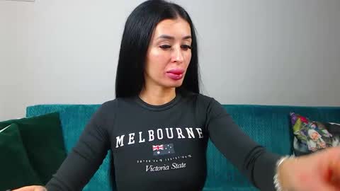 Im Sara I am happy to be here  online show from 02.07.26