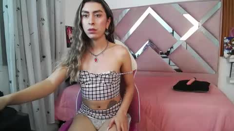 Snapshot of sara_davina chatting on 01.10.25 Sara Davina online show from 01.10.25
