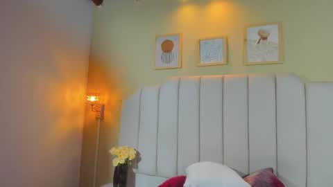 Snapshot of sara_hannks chatting on 04.11.26 sara_hannks online show from 04.11.26