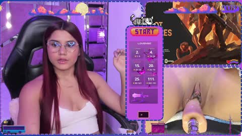 Snapshot of sara_hil chatting on 01.11.25 Sara online show from 01.11.25