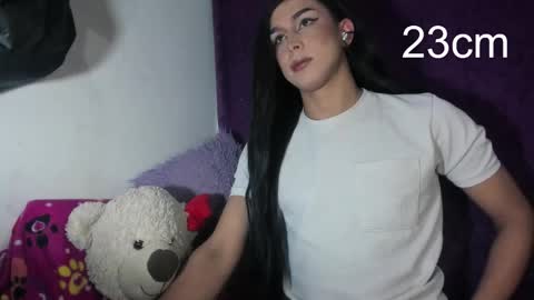 sara_hunter12 online show from 11.19.25