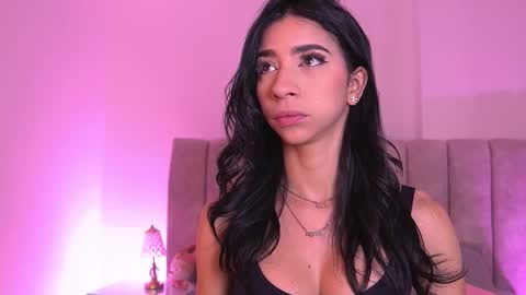 sara_lopee1 online show from 12.19.25