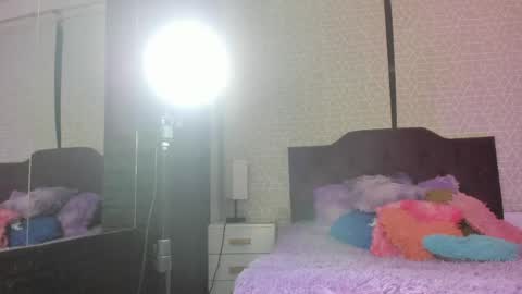 Snapshot of sara_love_1 chatting on 04.25.26 Sara Love online show from 04.25.26