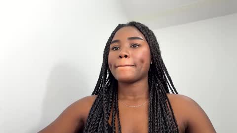 Snapshot of sara_muscle chatting on 02.01.26 Sara online show from 02.01.26