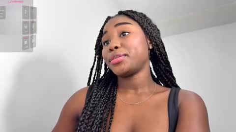 Snapshot of sara_muscle chatting on 02.02.26 Sara online show from 02.02.26