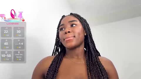 Snapshot of sara_muscle chatting on 02.15.26 Sara online show from 02.15.26