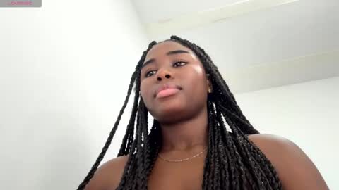 Snapshot of sara_muscle chatting on 02.17.26 Sara online show from 02.17.26