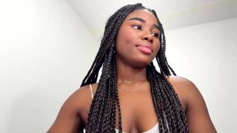 Snapshot of sara_muscle chatting on 02.24.26 Sara online show from 02.24.26