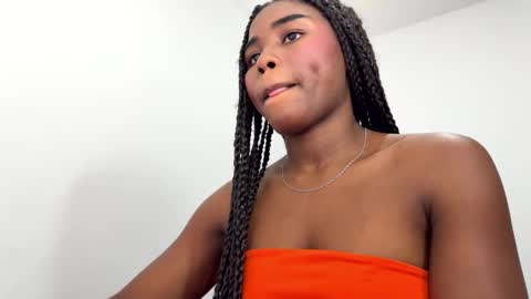 Snapshot of sara_muscle chatting on 02.25.26 Sara online show from 02.25.26