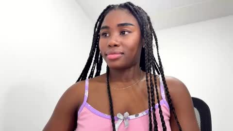 Snapshot of sara_muscle chatting on 02.26.26 Sara online show from 02.26.26