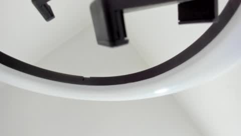 sara_red_x online show from 04.03.26