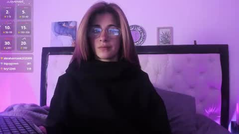 sara_roades online show from 10.28.25