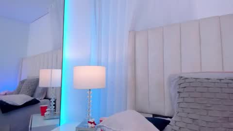 Snapshot of sara_sanders chatting on 11.15.25 sara_sanders online show from 11.15.25