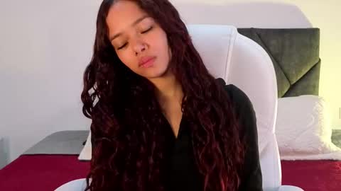 sara  online show from 09.17.25