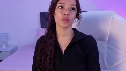 sara  online show from 10.15.25