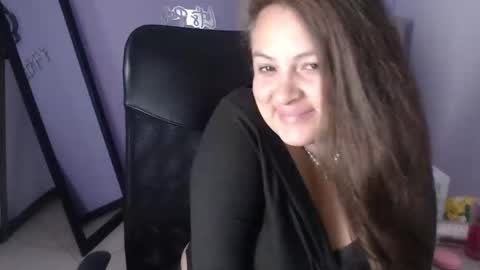 sara_thonson_ online show from 12.11.24