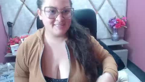 sara_thonson_ online show from 02.24.26