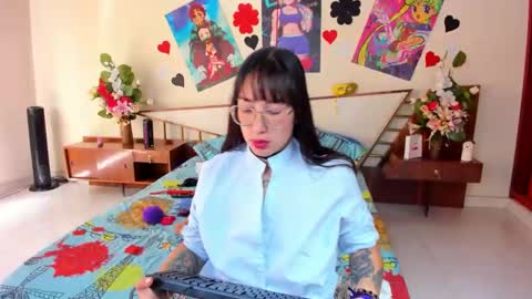 Snapshot of saraandmarilyn chatting on 01.15.25 Alahia and Marilyn online show from 01.15.25